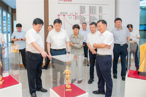 劉建軍來(lái)集團(tuán)調(diào)研 董事長(zhǎng)徐鵬強(qiáng)總裁朱九洲陪同